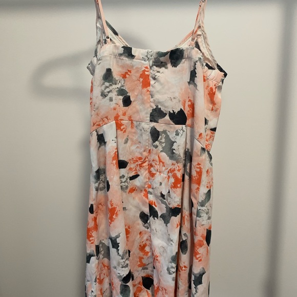 Light Pink Floral Dress - Picture 3 of 4